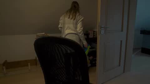 funservice online show from December 17, 9:05 am