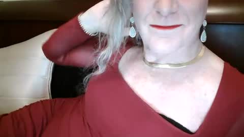 Jessie Love online show from June 25, 9:47 am