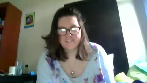 fuzzypeaches87 online show from April 13, 2:54 pm