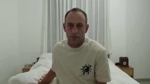 Snapshot of g10303 chatting on October 25, 10:47 am g103031910303 online show from October 25, 10:47 am