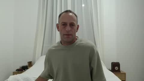 Snapshot of g10303 chatting on October 11, 12:37 am g103031910303 online show from October 11, 12:37 am