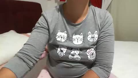 gaby  layla online show from May 17, 11:03 pm