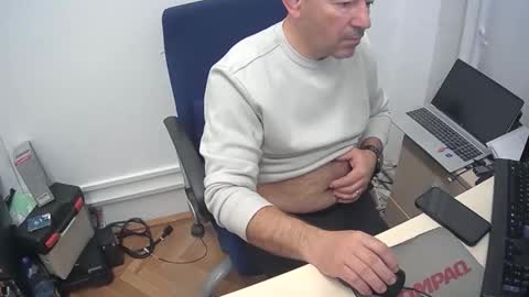 gabriel9_2003 online show from April 8, 7:33 am