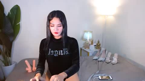 gabriela_deluxe online show from December 18, 11:44 pm