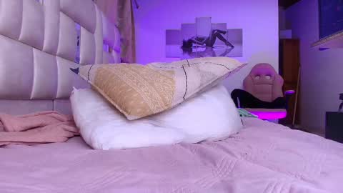 gabriela online show from October 8, 8:15 pm