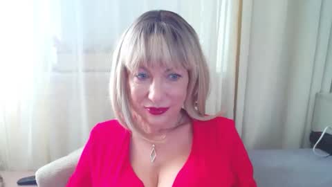GabrielleMature online show from October 29, 7:21 am
