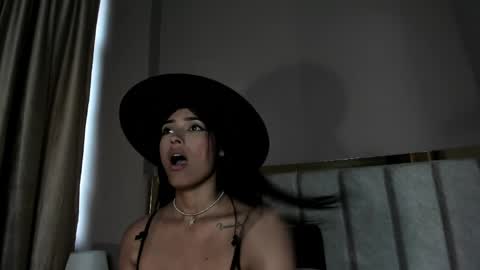 GahiaBelucci online show from April 9, 6:13 pm