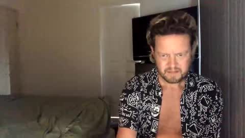 gcsurfer81 online show from December 13, 7:25 am