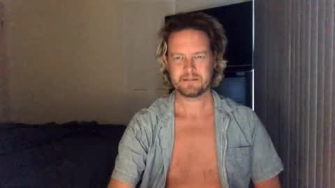 gcsurfer81 online show from February 26, 7:23 am