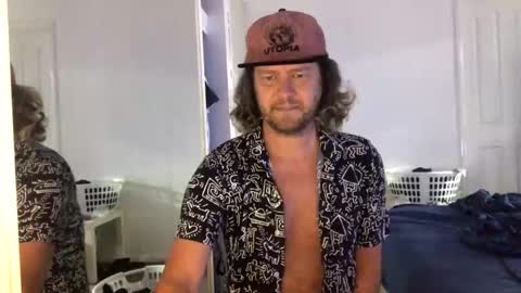 gcsurfer81 online show from February 2, 7:16 am