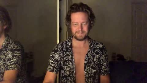 gcsurfer81 online show from April 13, 8:18 am