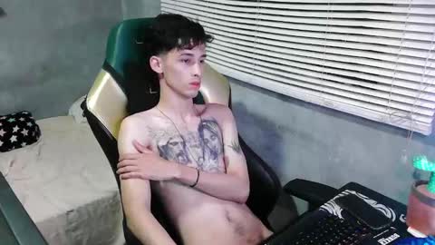 Snapshot of gendo_05 chatting on October 22, 12:25 am GENDO online show from October 22, 12:25 am