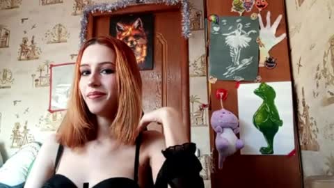 Ellie online show from April 17, 2:52 pm