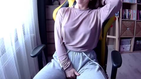 Melissa online show from November 17, 7:22 am