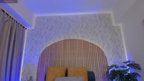 Kendal  online show from September 22, 1:15 pm