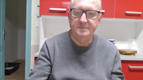 gerardlp131313 online show from November 1, 8:19 pm