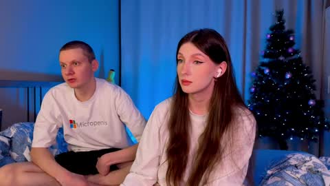 Snapshot of gethigh_ chatting on December 26, 5:51 pm Liz and Mark online show from December 26, 5:51 pm