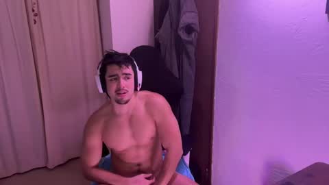 Snapshot of gi_rae chatting on October 6, 10:27 pm gi_rae online show from October 6, 10:27 pm
