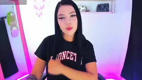 giaaaa   online show from September 16, 11:30 pm