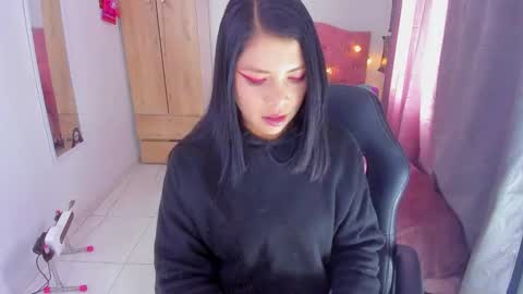 giaaaa   online show from December 30, 2:30 pm