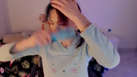 GIA WHITE Independet  online show from October 12, 11:50 pm