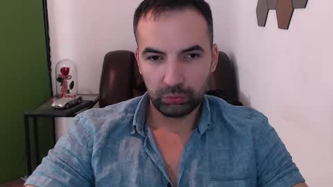 Snapshot of gianni_lion chatting on December 5, 11:12 am Gianni online show from December 5, 11:12 am