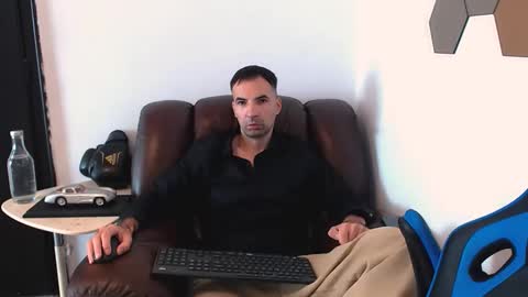 Snapshot of gianni_lion chatting on October 10, 10:21 am Gianni online show from October 10, 10:21 am