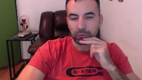 Snapshot of gianni_lion chatting on December 4, 3:26 pm Gianni online show from December 4, 3:26 pm