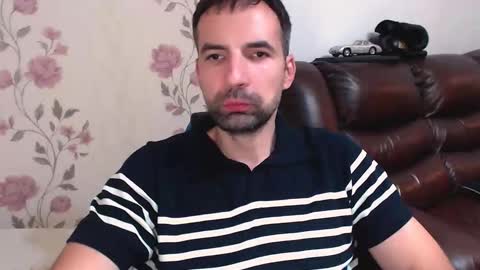 Snapshot of gianni_lion chatting on October 31, 5:24 pm Gianni online show from October 31, 5:24 pm