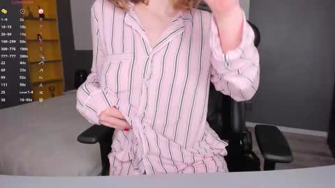 gigihadd online show from February 18, 5:02 pm