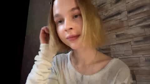 Molly online show from October 4, 12:14 pm