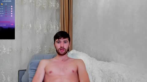 gilbertogonzales online show from December 5, 6:17 pm