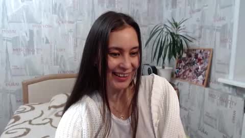 Snapshot of ginaxsoulah__ chatting on September 13, 5:04 pm ginaxsoulah   online show from September 13, 5:04 pm