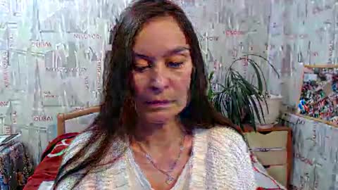 Snapshot of ginaxsoulah__ chatting on December 21, 3:42 pm ginaxsoulah   online show from December 21, 3:42 pm