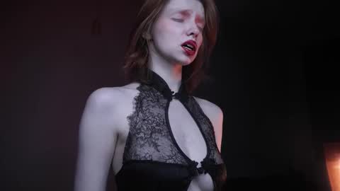        im expecting 350 thumbs up on my altar   online show from November 10, 10:12 pm