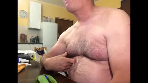 giovanni_1964 online show from May 3, 5:02 am