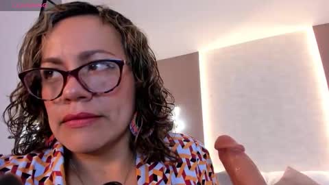 G I S E P L A online show from September 11, 7:59 pm