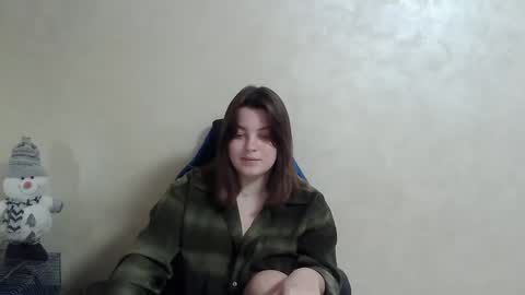 Snapshot of girl_leya chatting on January 20, 2:32 am girl_leya online show from January 20, 2:32 am