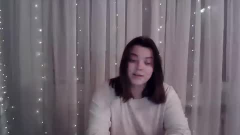 Snapshot of girl_leya chatting on February 19, 8:31 pm girl_leya online show from February 19, 8:31 pm