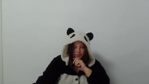 Snapshot of girl_leya chatting on October 9, 8:58 pm girl_leya online show from October 9, 8:58 pm