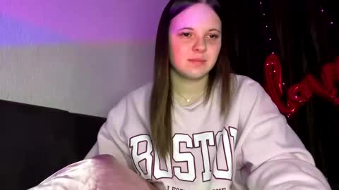 girl_shy07 online show from February 24, 6:55 pm