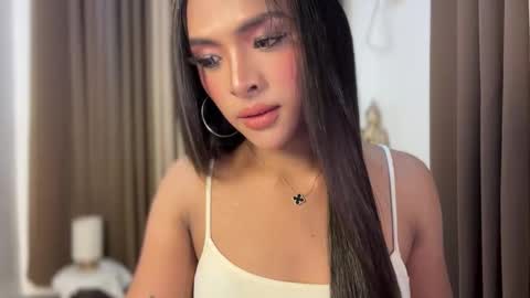 queen ronna online show from March 27, 7:58 am