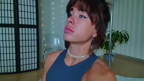 Hanna online show from February 12, 1:06 pm