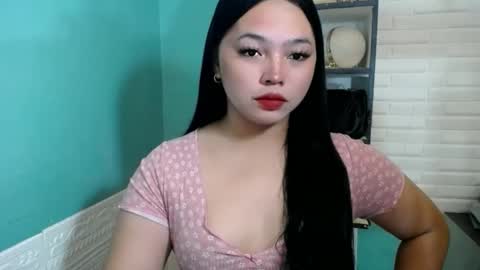 Rhaine online show from February 7, 6:22 pm