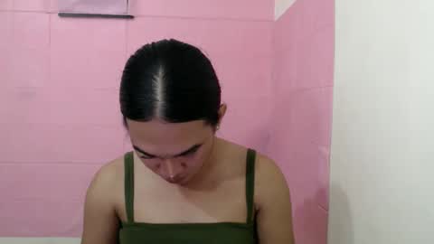 Rhaine online show from December 3, 8:01 pm