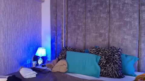     online show from February 14, 11:57 am