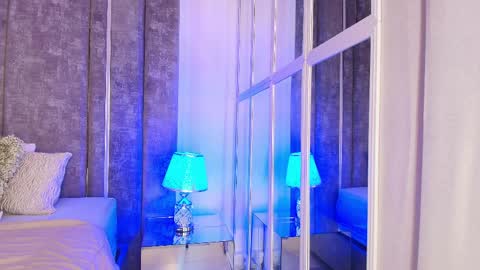     online show from April 4, 11:06 am