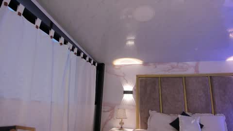     online show from November 27, 10:56 am