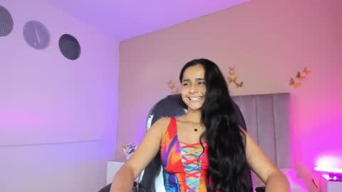 GISELLE ROLDAN online show from April 15, 4:38 am