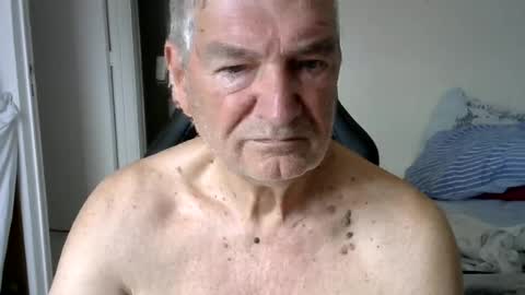 gisse1952m online show from June 14, 1:24 pm